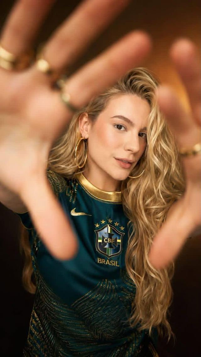 Brazil Football Fan Fashion Portrait — AI image prompt sample