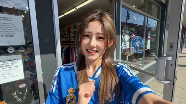 Thrift Store Vlog Selfie — AI video prompt sample